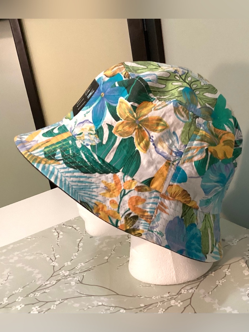 Robin Ruth Foral Hawaii bucket hat - Picture 2 of 4